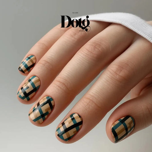 Geometric Plaid Nail Wraps