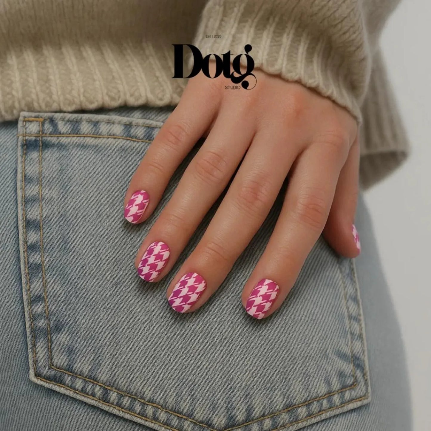Pink Hounds Tooth Nail Wraps
