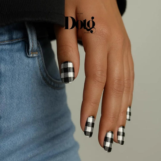 Plaid Black & White Nail Wraps