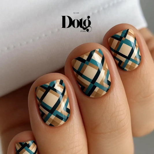 Geometric Plaid Nail Wraps