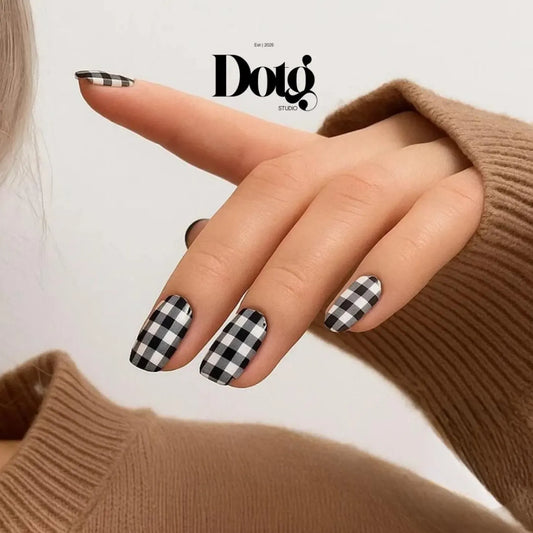 Plaid Black & White Nail Wraps