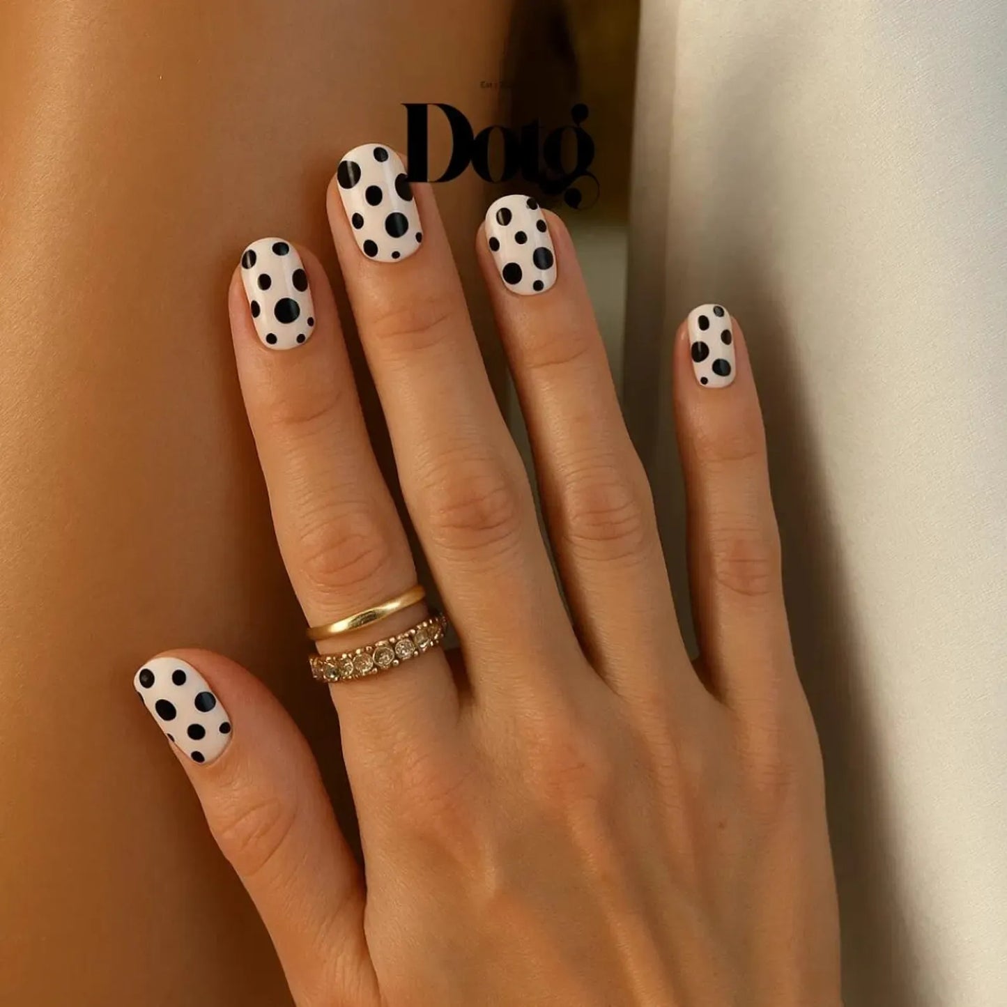 Black Dot Drops Nail Wraps