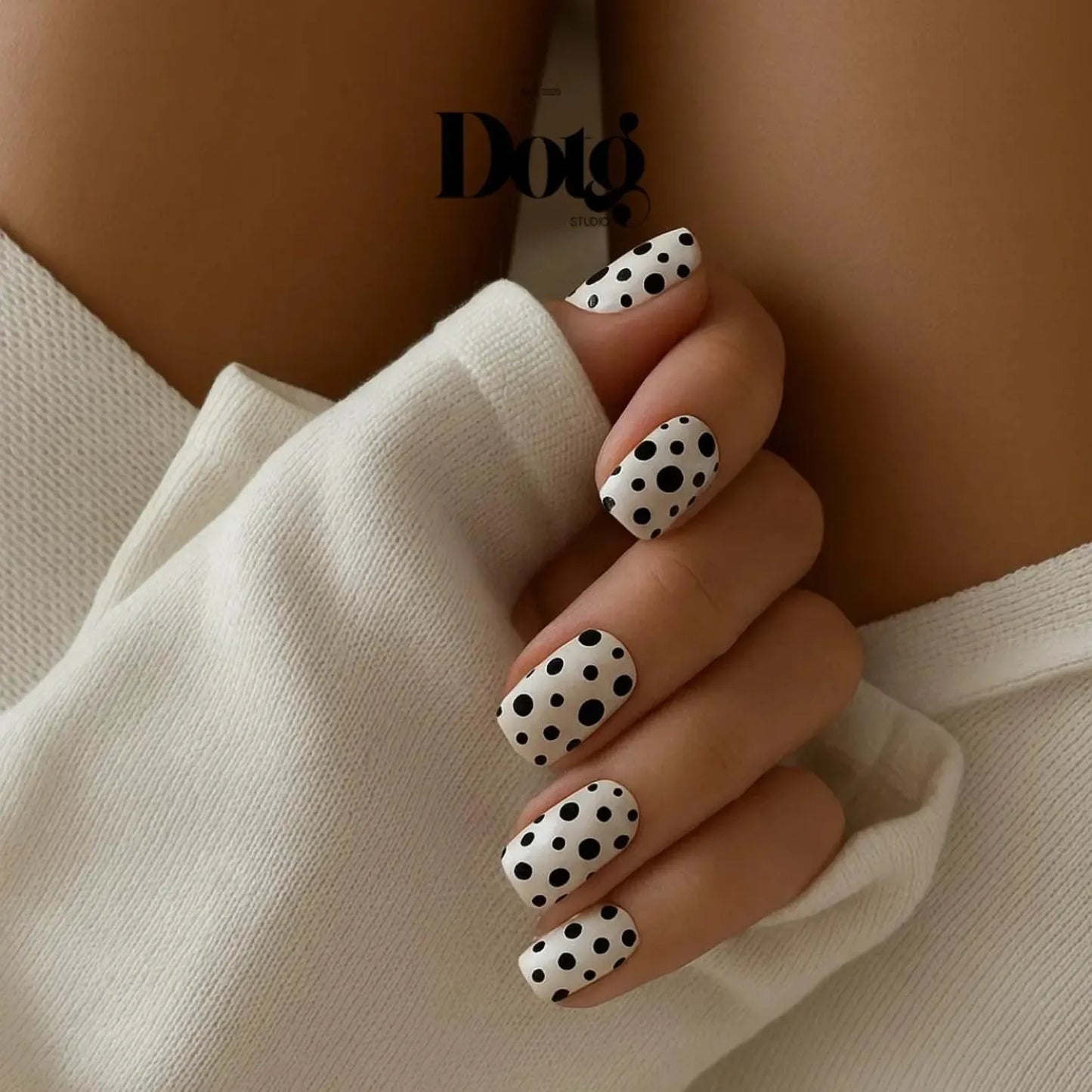 Black Dot Drops Nail Wraps