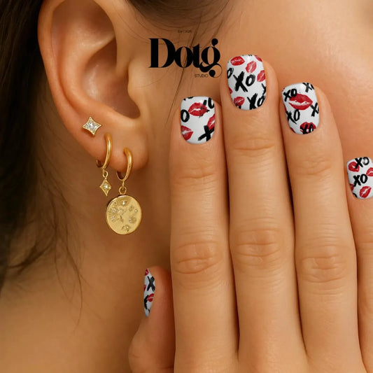 XO Lips Nail Wraps